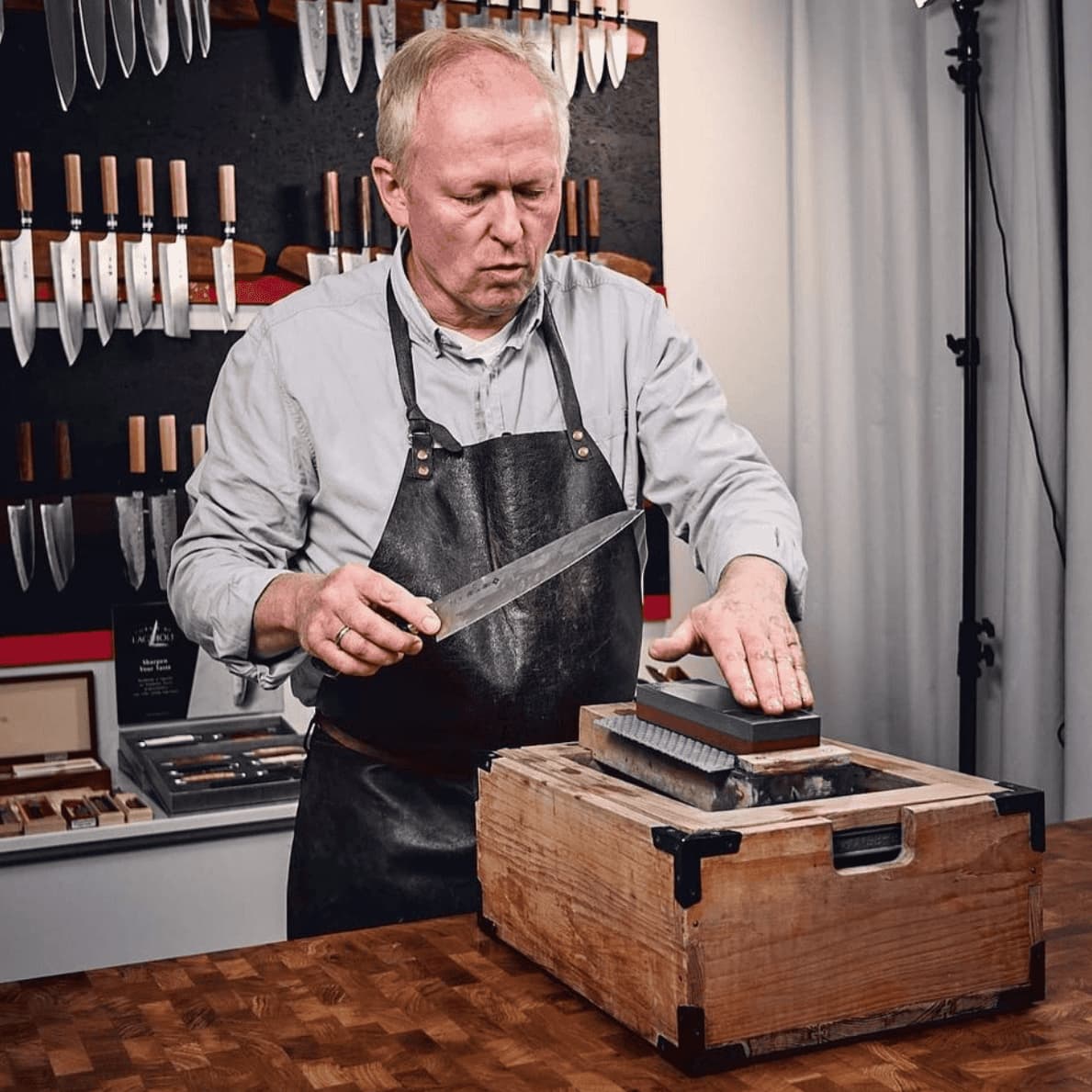 Knivsliping i posten